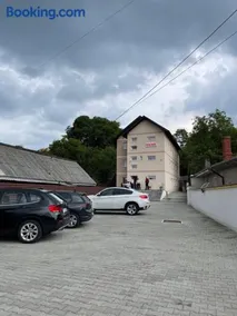 Cazare apartamente LAVI-TOUR Tg Neamț - Image 1