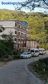 Hotel Rishwasha & Restaurant - Image 2