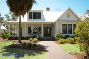 5 Bedroom Wilson Village Home 5048 - Image 2