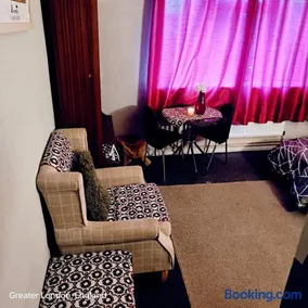 Cosy Private room in Hornchurch, London with free parking - Image 5