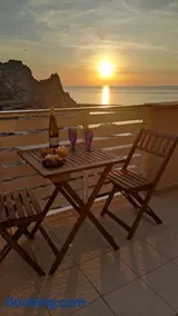 Oltremare Appartamento moderno e luminoso con terrazza a due passi dal mare - Image 3