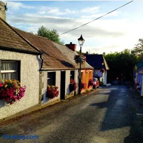 Elm Cottage - Image 1