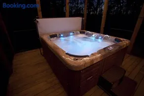 Call It A Day Luxury Cabin - Image 2
