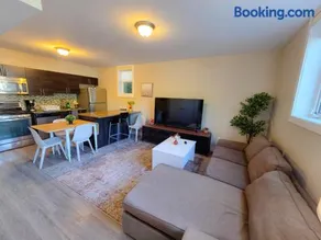 Sandy Hill Downtown Guesthouse - Image 5
