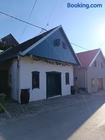 Vinska kuća na vinskoj cesti Zmajevac - Image 1