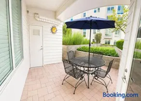 Midterm rental Luxury Walnut Creek condo BART walk - Image 4