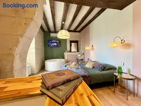 Love nest and ancient stones - Jacuzzi, air conditioning, Wi-Fi - Image 1
