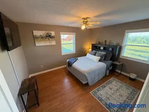 The Cozy Country Cottage near Lake Malone - Image 3