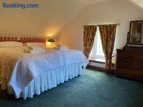 Exclusive private estate cottage - Image 3