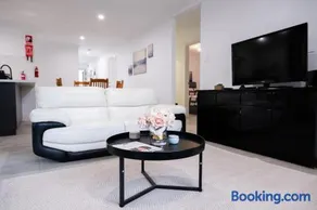 Westport Dwyer Premium Stay - Image 2