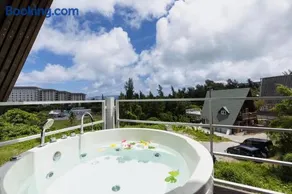 おしゃれな北欧スタイルの三角屋根が包み込む安らぎのコテージ - Image 4