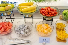 Atour Hotel Wuxi Huishan Wanda Plaza - Image 2