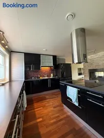 Large house in a central and quiet area - Image 3