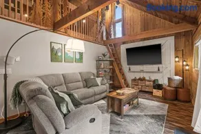 Riverfront Luxury Cabin-Hot Tub-EV-Deluxe Kitchen - Image 4