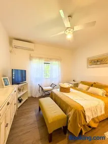 Harmony House, Casa con encanto y cochera - Image 1