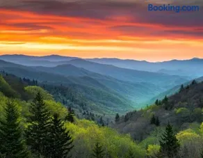 Entire Home in the Heart of Cherokee NC - Image 1