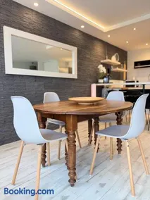 LA PROVENCE - stylish & spacious apartment with pool & private parking near Avignon, TRAVELLER AWARD 2026 - Image 3