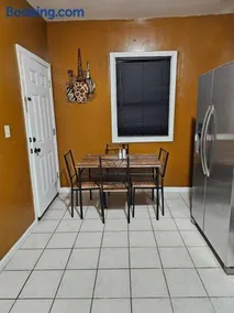 Large 3 BRM 2 Bath Near EWR NYC - Image 5