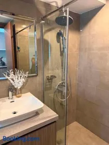 Luxury Condo near NAIA Airport & MOA with FREE Pool & Gym - Image 3