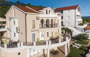 One-Bedroom Apartment In Komarna - Image 5