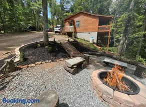 Hikers Hideaway Cabin, Hot Tub, Fireplace, Nature, Pets - Image 3