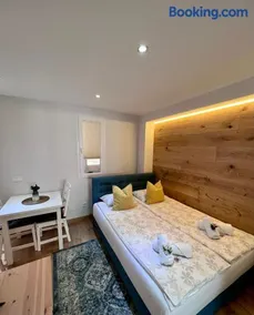 Apartamentos Prestige Málaga - Suite I - Image 3