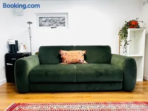 Modern Studio in Camden - Image 3