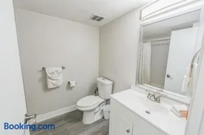 Pine Brook 817 I Corporate 1Br Apartment ! - Image 3