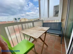 Big Family Terrassa Parking and noise free - Image 1