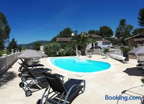 Gîte LES PINS climatisé piscine jardin parking - Image 1