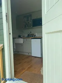 Sunset Snug Shepherd hut - Image 2