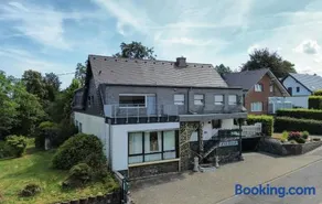 Groepsverblijf Monschau - Ruim Vakantiehuis voor 28 met Sauna - Image 1