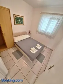 Sunny Bi-Pi Apartment - Image 2
