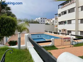 Logement Cozy avec Jardin et Piscine - Mer à 3 Minutes - Image 3