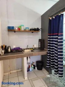 Small studio APT 5min to DT - Image 4
