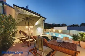 Villa Sara with private pool near Rovinj - Image 2
