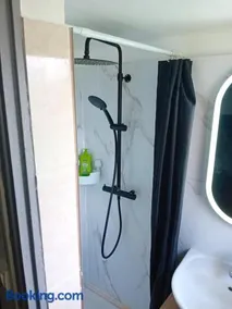 T2 cosy plénitude h24 wifi parking privé Netflix - Image 3