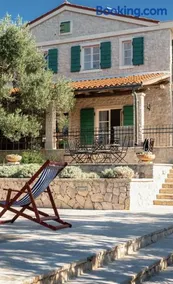 Holiday house with a swimming pool Lun, Pag - 18321 - Image 2