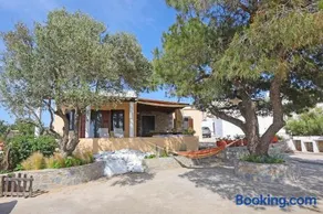 Pine Cottage, Syros Island - Image 2