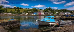 Barry's Harbour View - Image 1