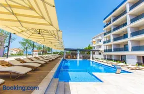 Luxury Aparthotel Makarska - Image 2