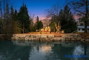 Lakeview Loft A-Frame Escape Tobermory With AC - Image 1