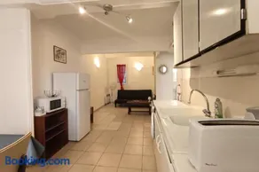 Sunny apartment right in the center of Perpignan - Image 3