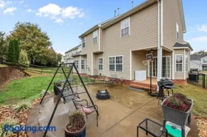 Luxury 5BR, 2 Master Suites, Sleeps 12, Game Room, Gym & Firepit - Image 5