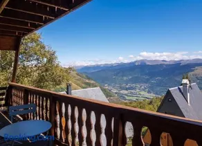 Chalet authentique à Saint-Lary-Soulan avec vue sur la montagne - Image 2