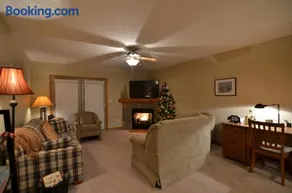 Gorgeous House for Ski Retreat or Mountain Vacations - Image 2