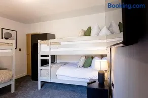 Cruise Cruise Cribs - BERESFORD FREE PARKING - Image 5