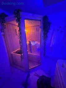 Loveroom de luxe avec jacuzzi sauna vapeur écran 300 cm - Image 3