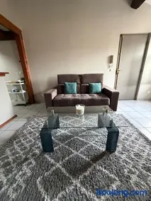 Cozy 1-bedroom apartment 2 minutes from Stalingrad Private parking - Image 2