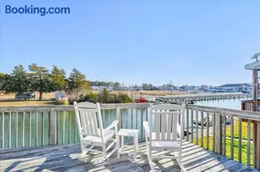 Bliss by the Bay - Image 3